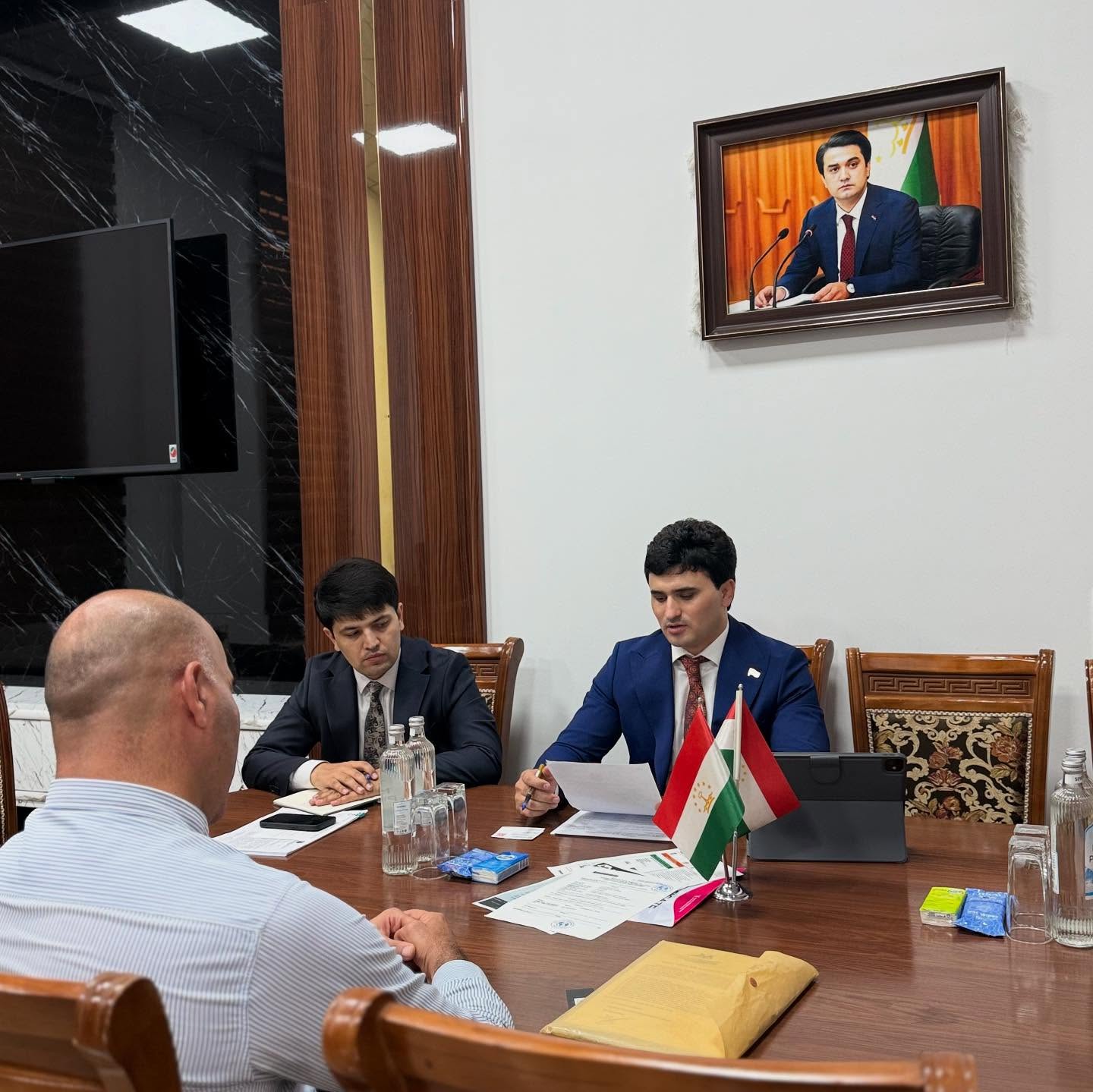 Баргузории вохӯрӣ бо намояндагони бахши хусусии Ҷумҳурии Исломии Эрон