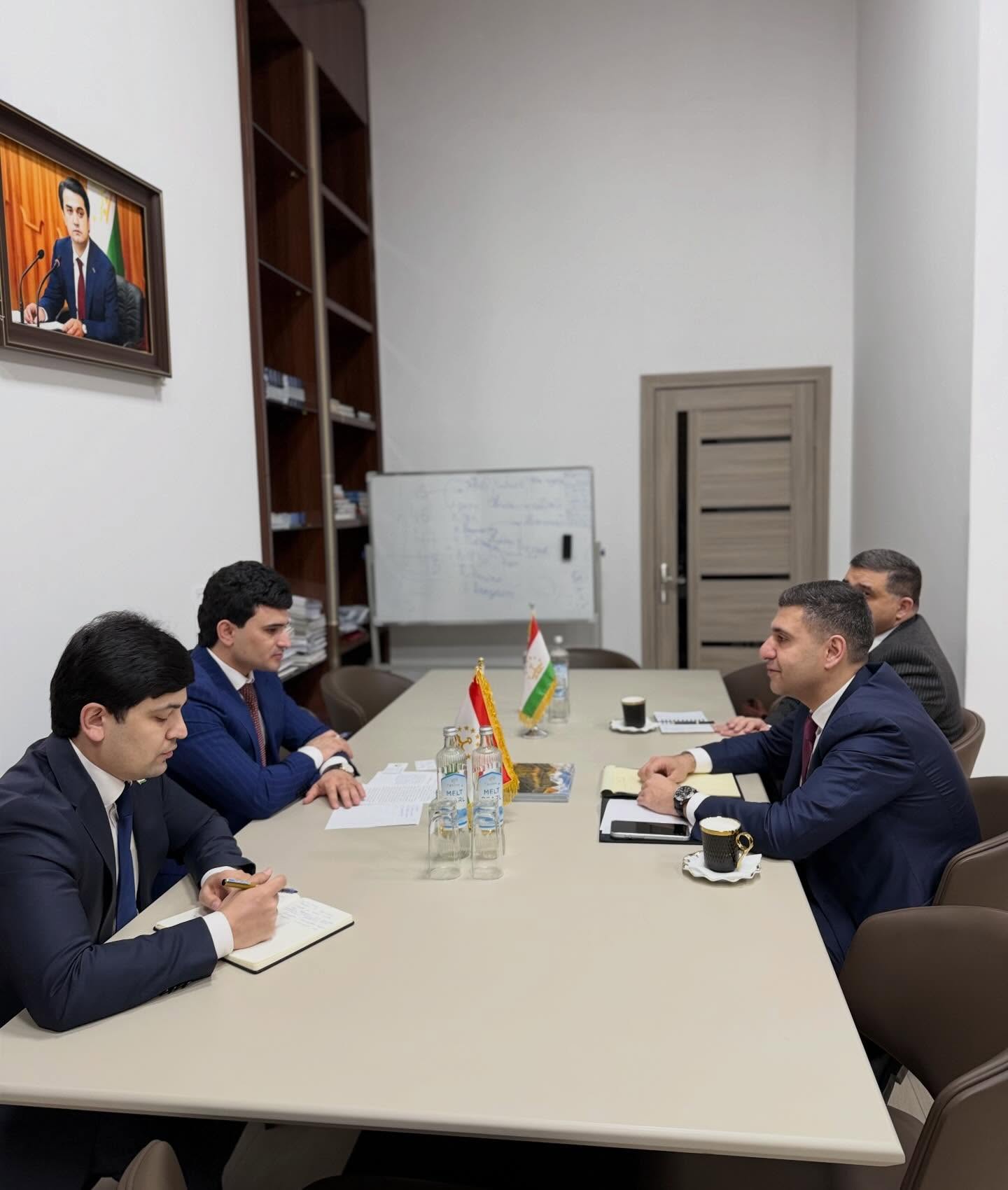 БАРГУЗОРИИ ВОХӮРӢ БО НАМОЯНДАИ ТИҶОРАТИИ ОЗАРБАЙҶОН